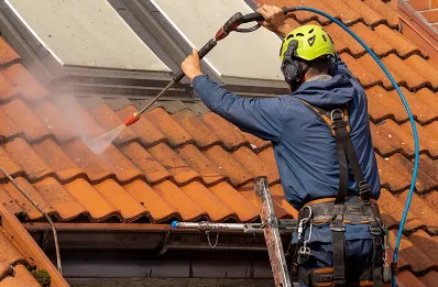 Démoussage et hydrofuge de toiture à Essert-Romand